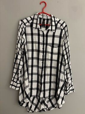 Melissa McCarthy Black and White Plaid Button-Down Shirt